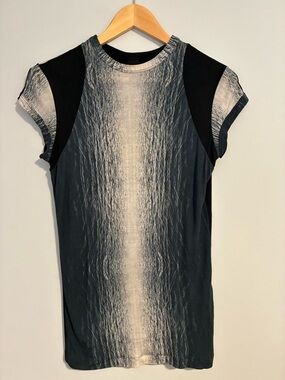 Men's Short Sleeve Crew Tee in Black with Cream Fade